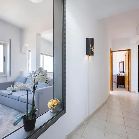 Incredible View - T2 Ribeirinha Apartment